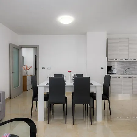 Stancija Amorozo 5 - Apartment N. 7 Porec Exterior photo